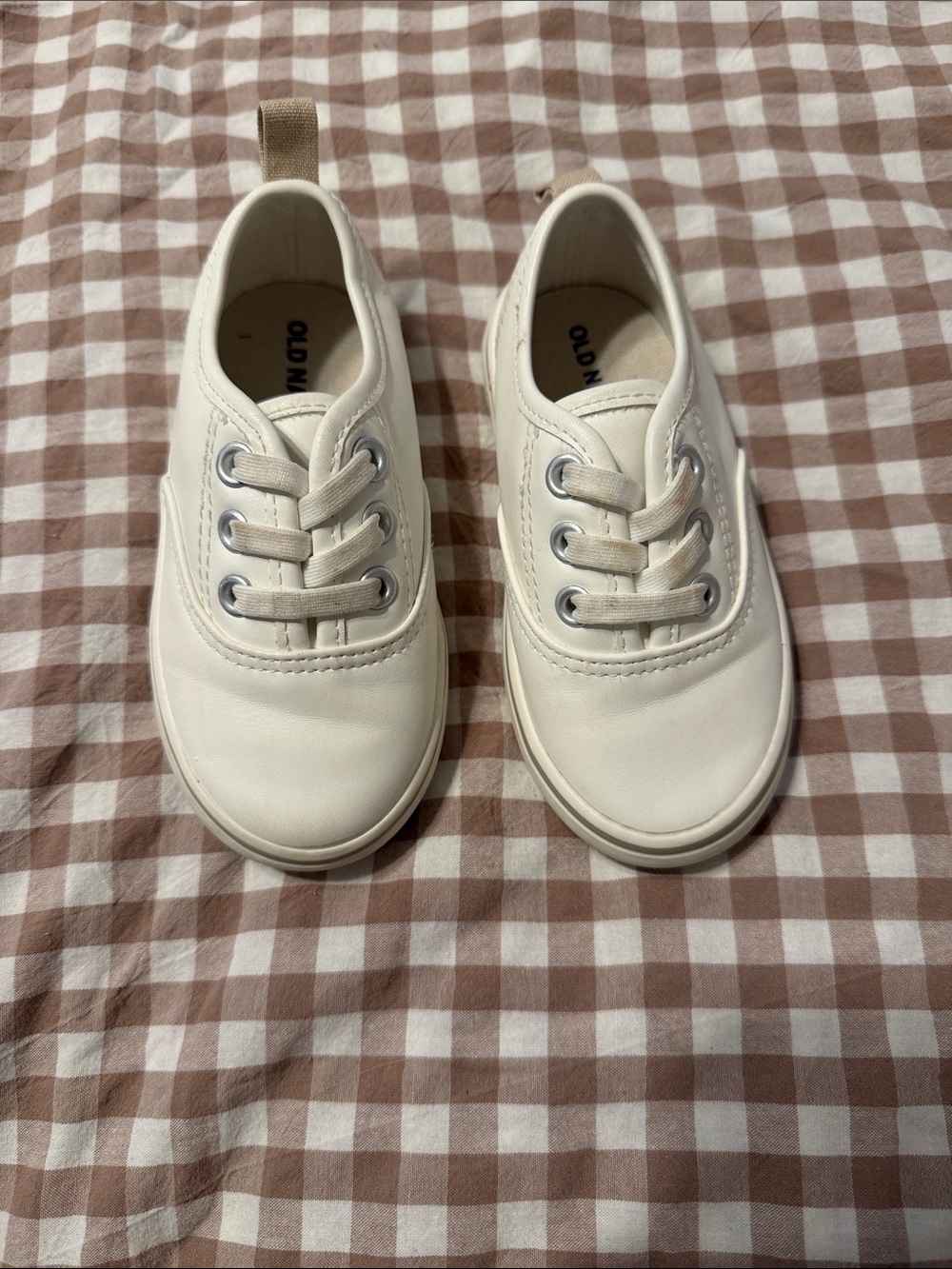 Old Navy Cream Lace-Up Kids Sneakers